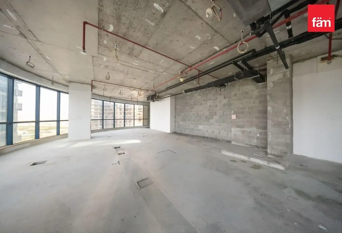 Available Now | Open Layout | Close To Metro