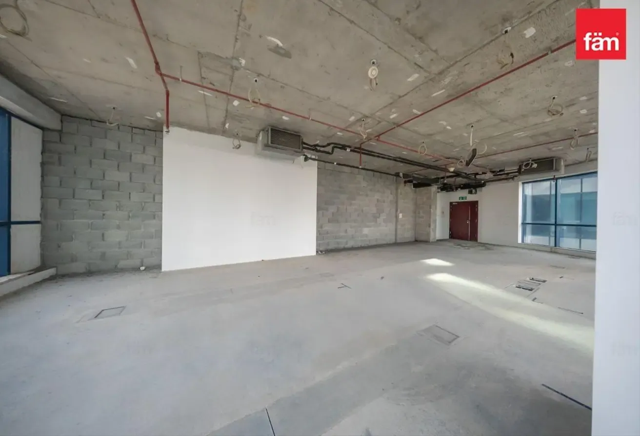 Available Now | Open Layout | Close To Metro
