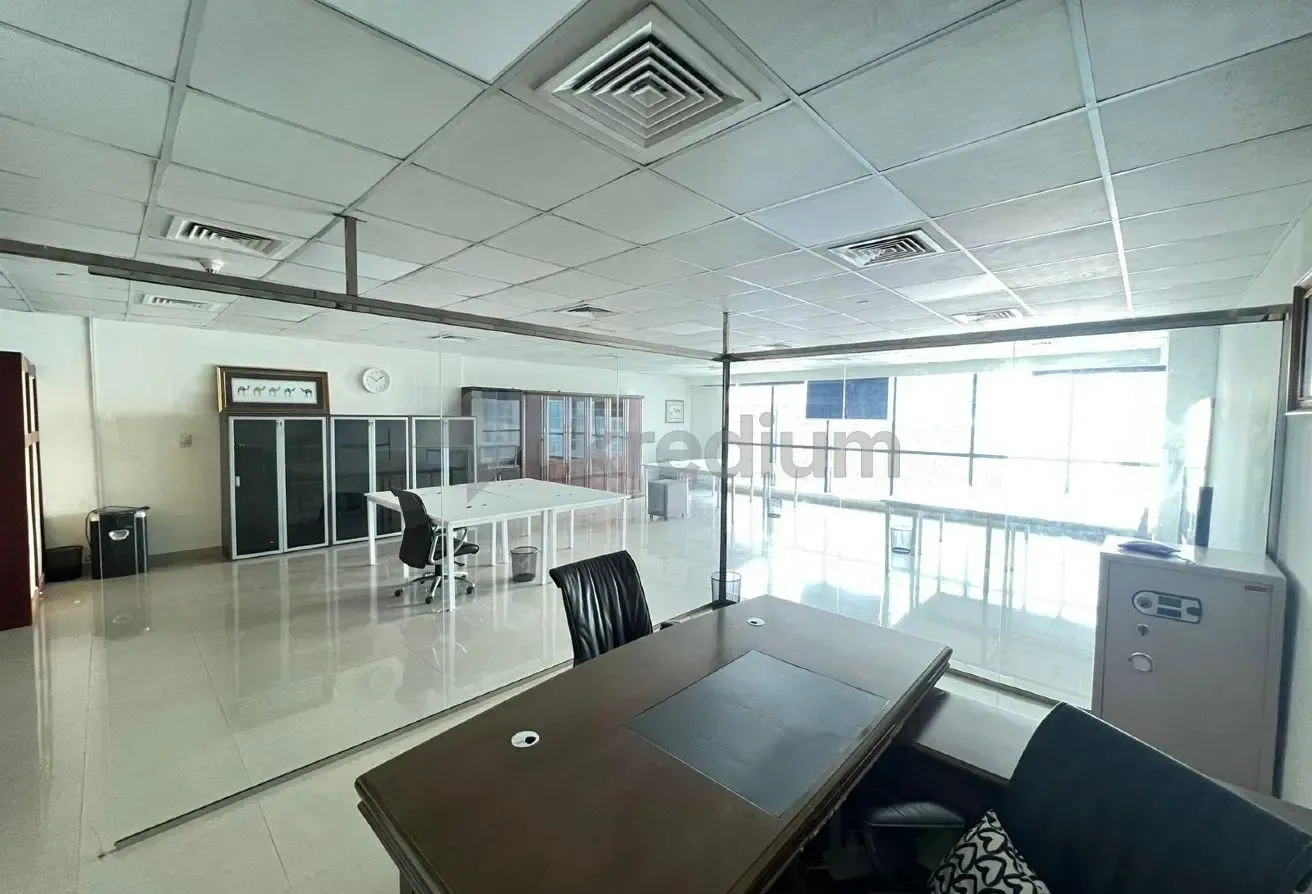 Vacant | Canal and Skyline View | Open Plan