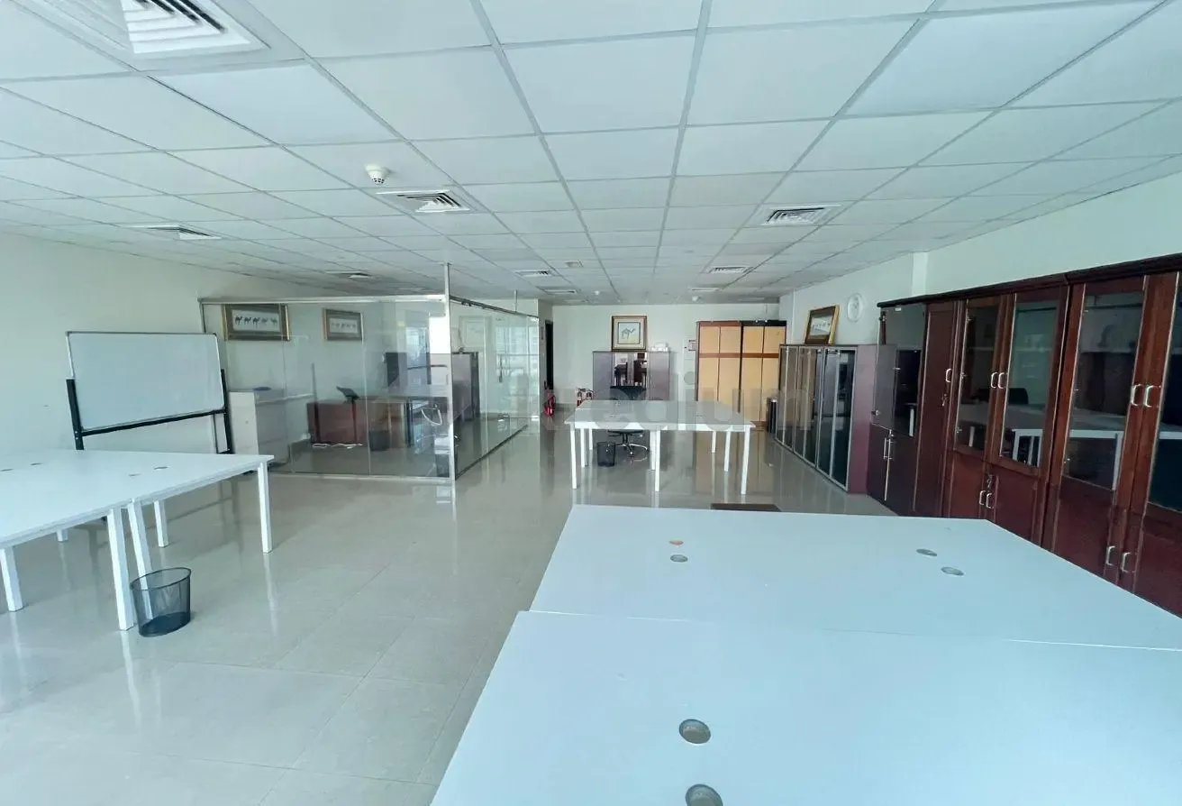 Vacant | Canal and Skyline View | Open Plan