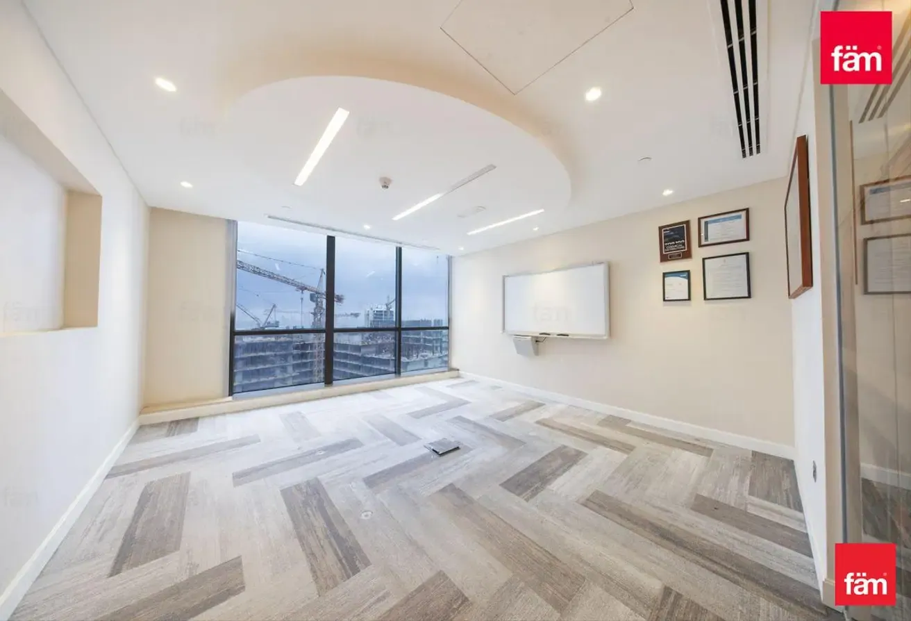 Private Floor | Partitioned | Community Expert