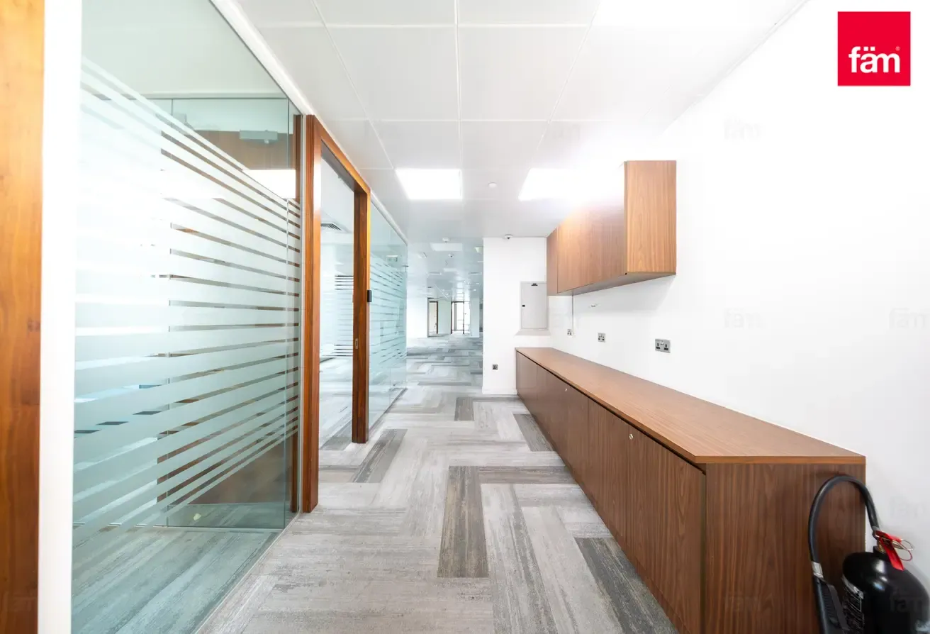 Private Floor | Partitioned | Community Expert