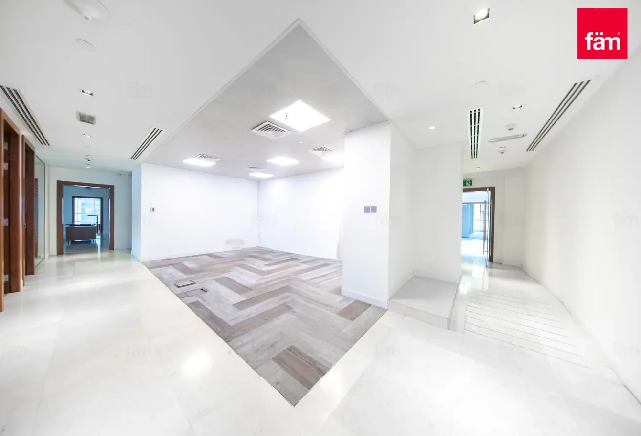 Private Floor | Partitioned | Community Expert
