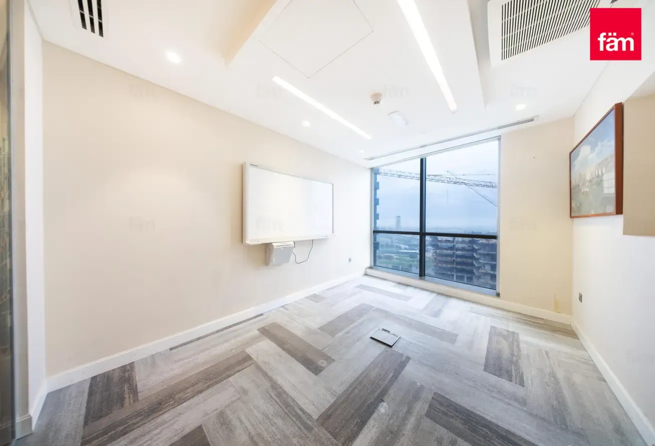 Private Floor | Partitioned | Community Expert