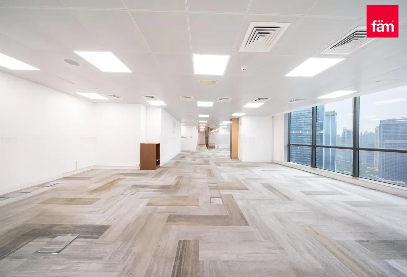 Private Floor | Partitioned | Community Expert