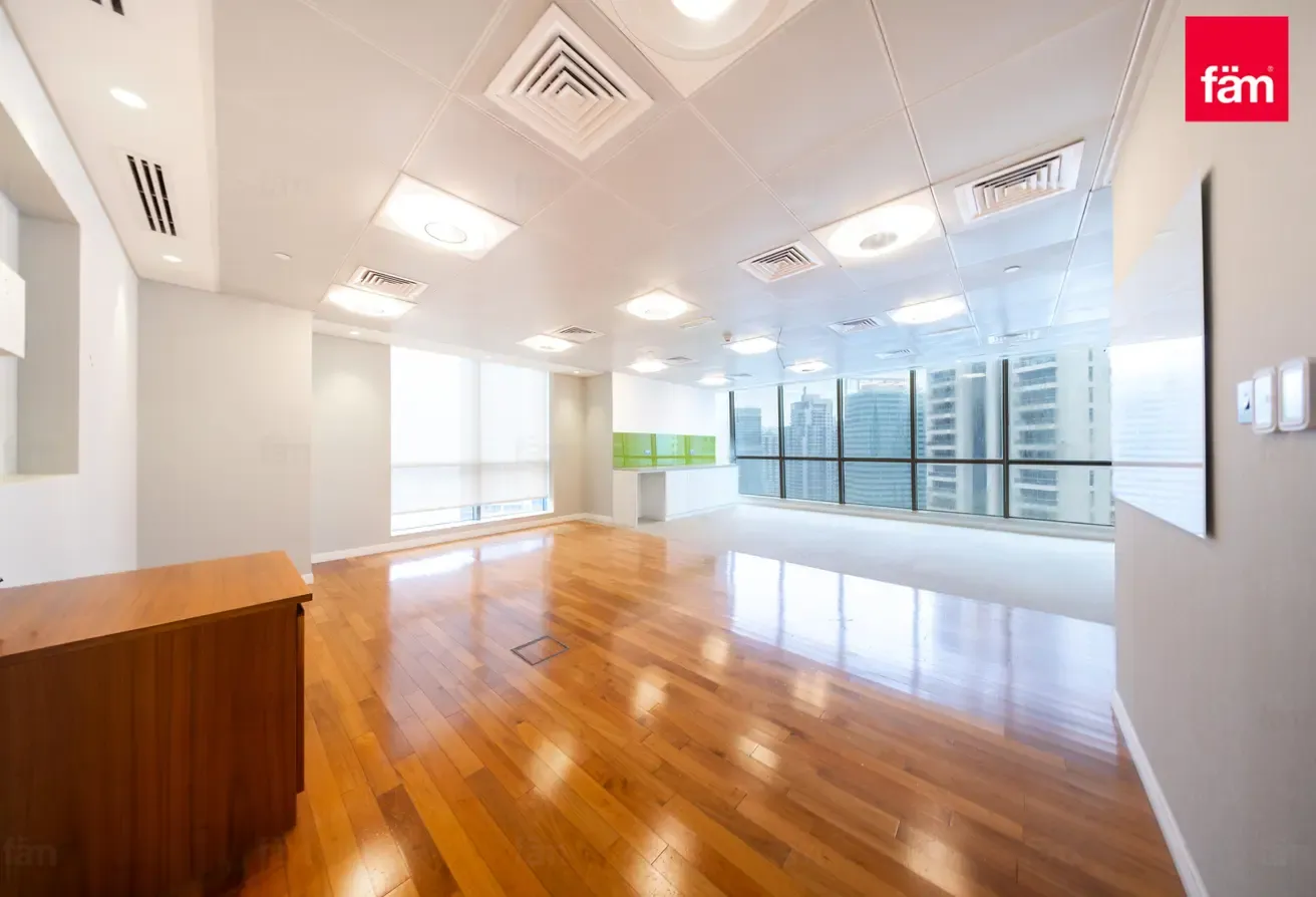 Private Floor | Partitioned | Community Expert