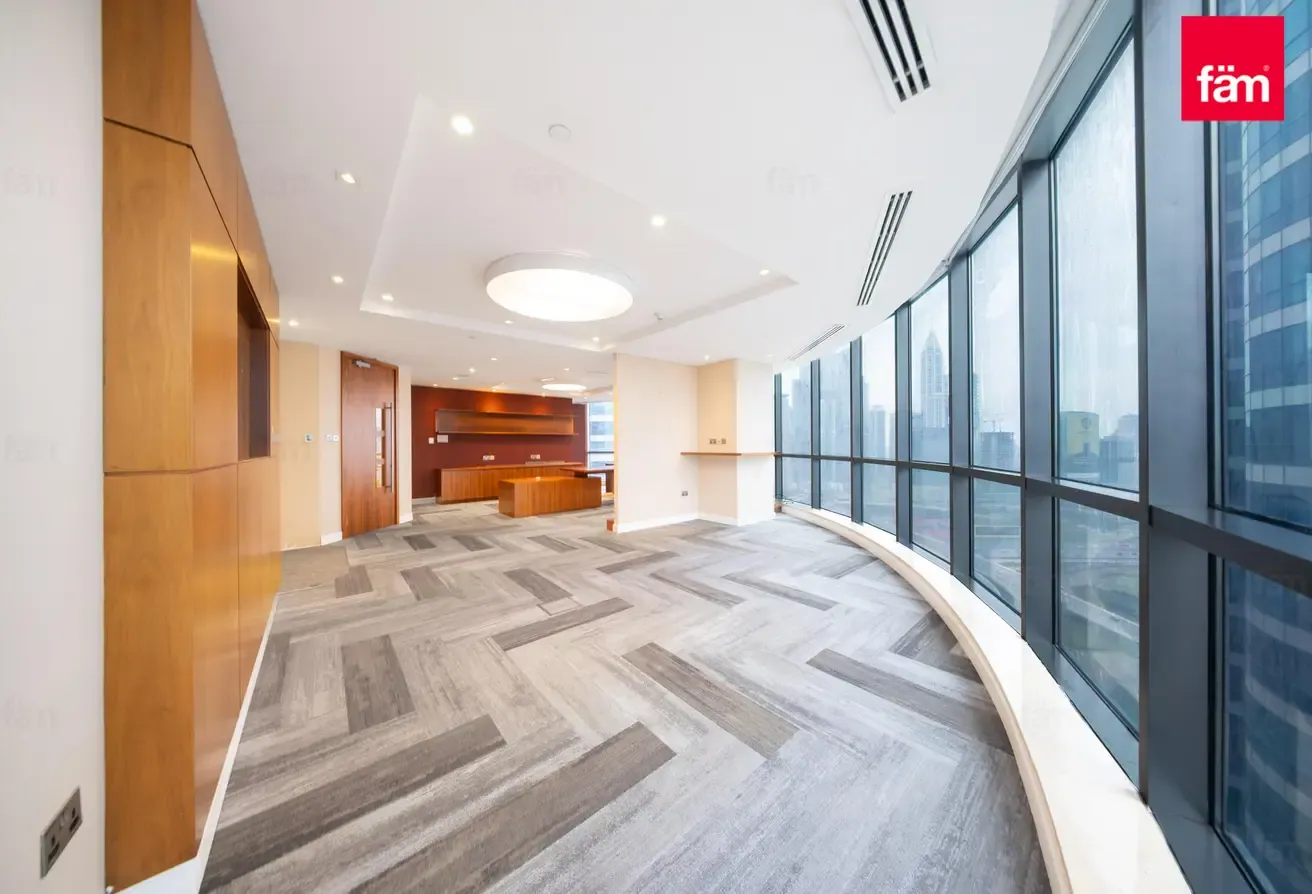 Private Floor | Partitioned | Community Expert