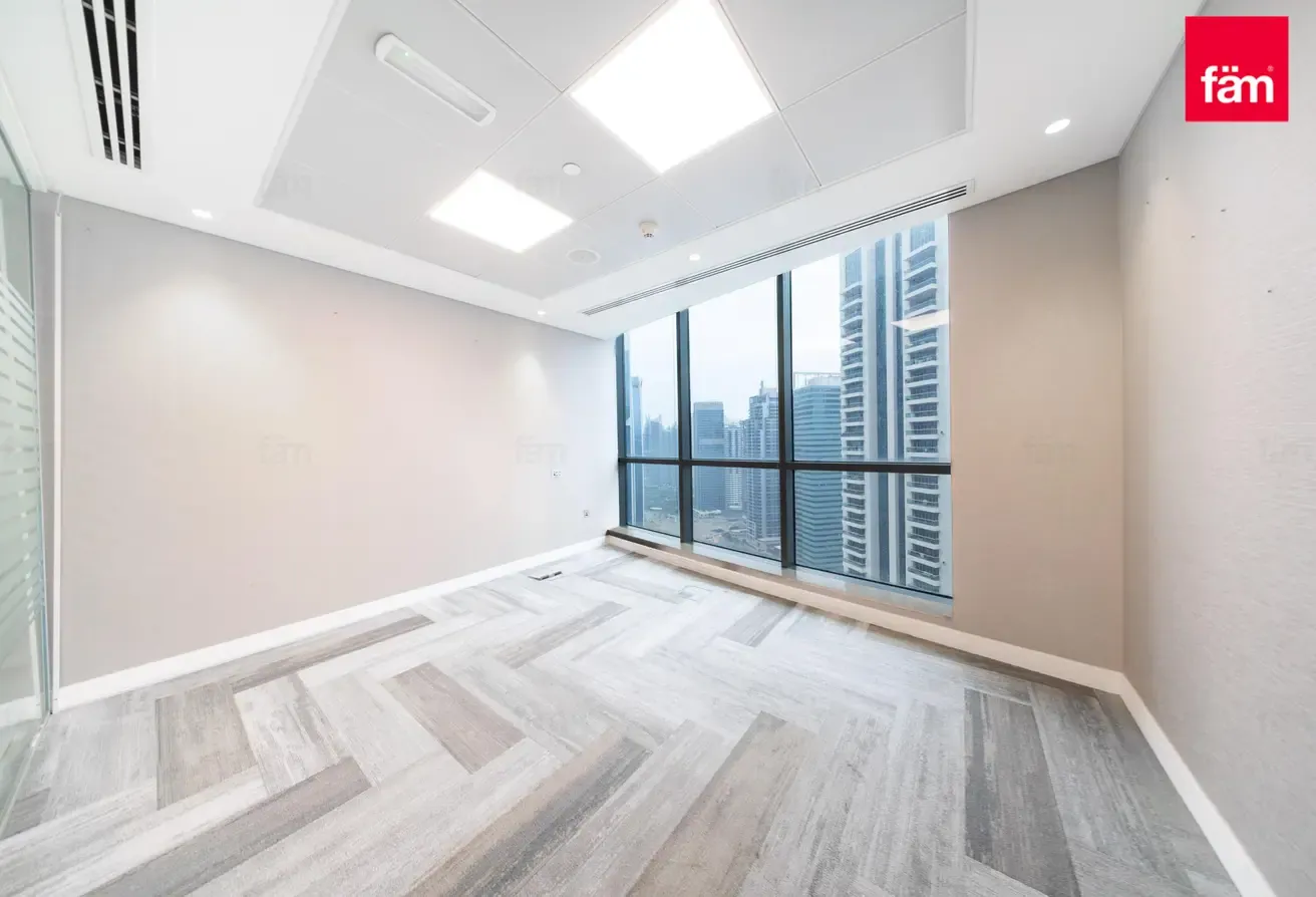 Private Floor | Partitioned | Community Expert