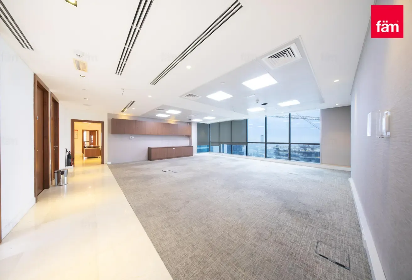Private Floor | Partitioned | Community Expert
