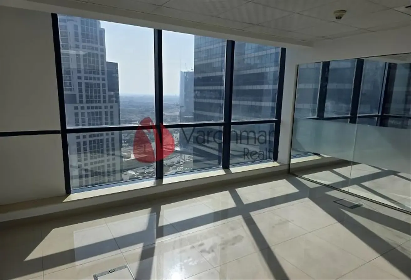 FULLY FITTED | VASTU UNIT | VACANT
