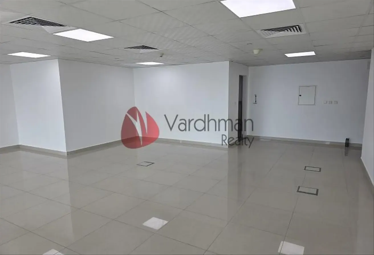 FULLY FITTED | VASTU UNIT | VACANT