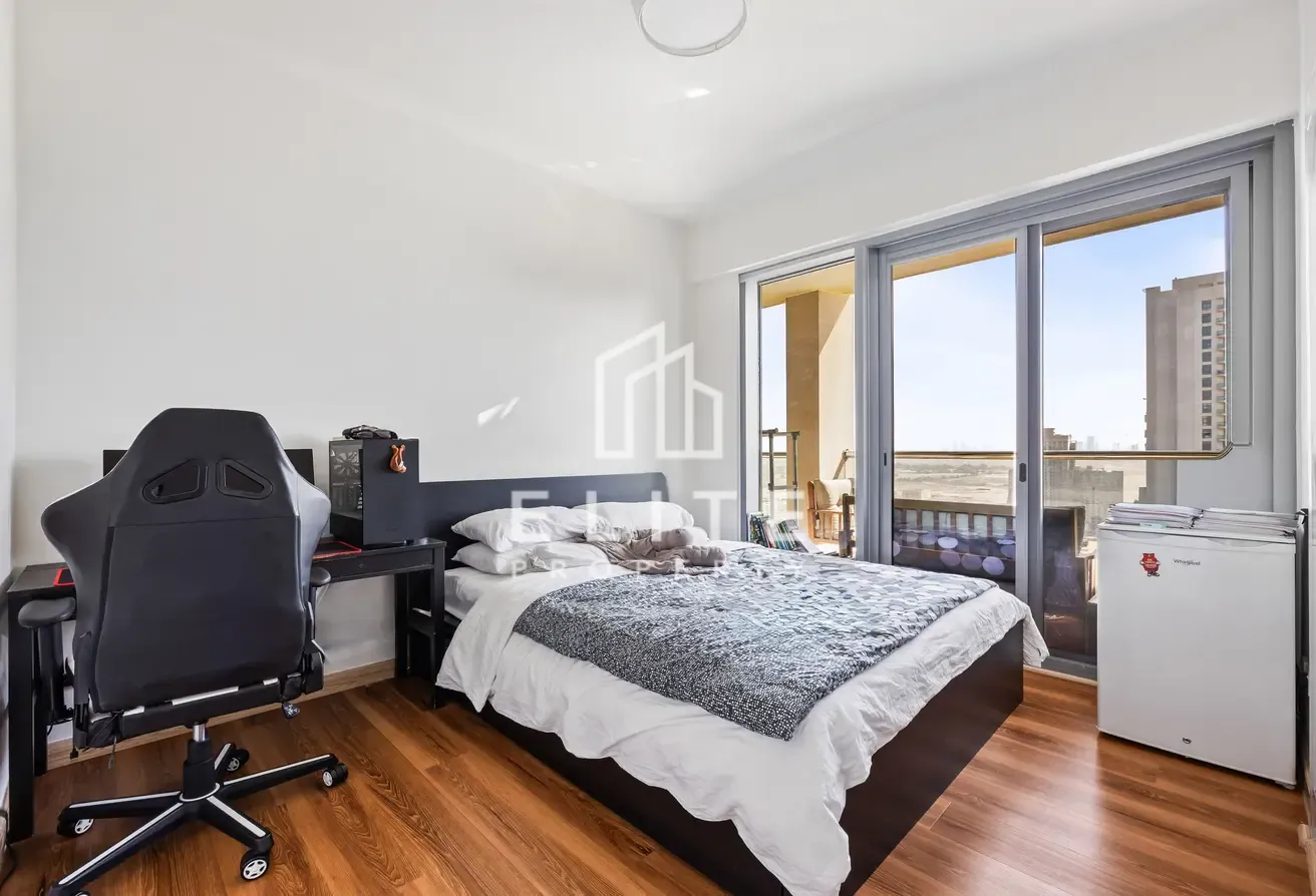 GOLF VIEW | FULLY UPGRADED | VACANT SOON