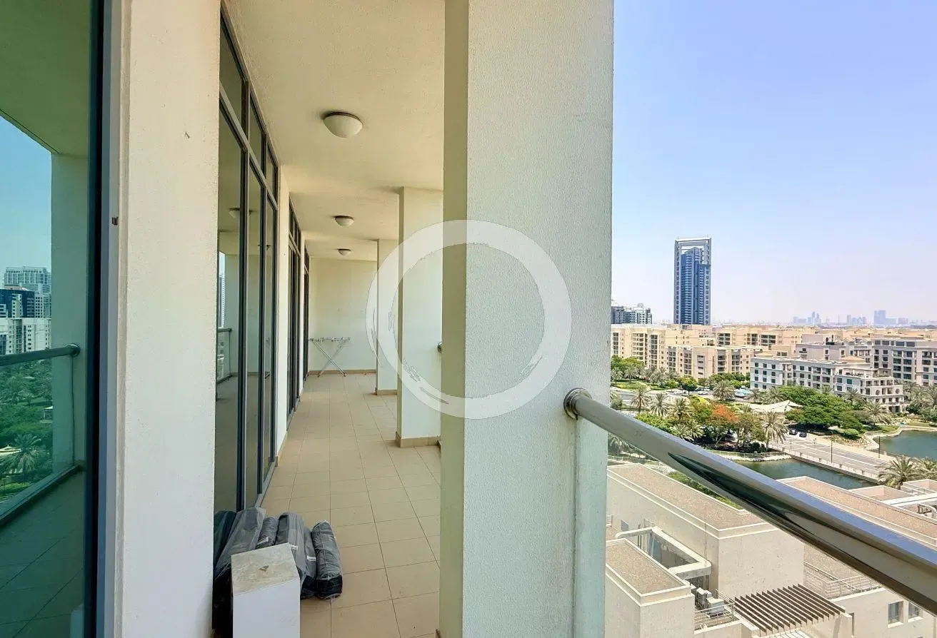 Exceptional 2 BR | Mid Floor | Spectacular Views