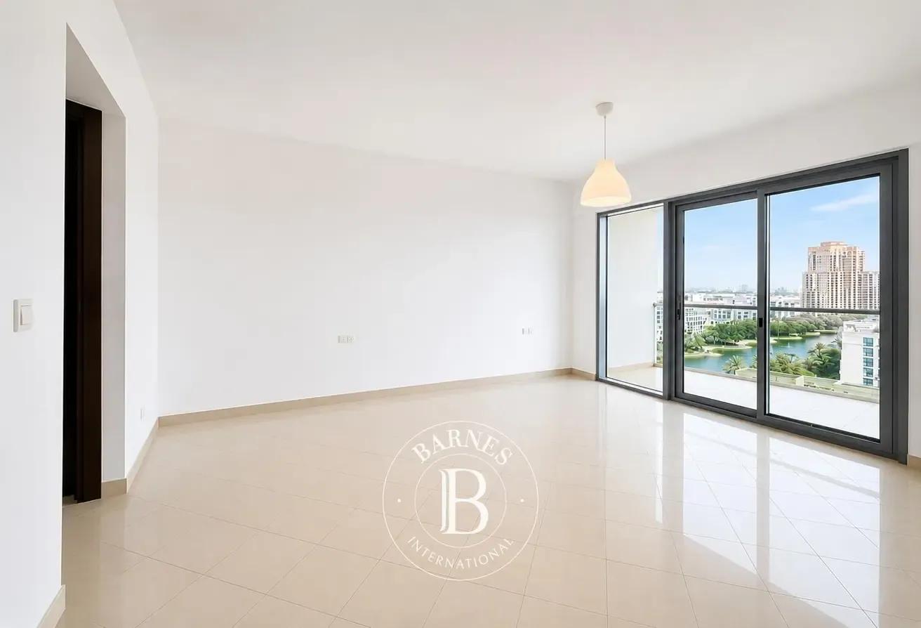 Spacious Unit | Great Views | Vacant