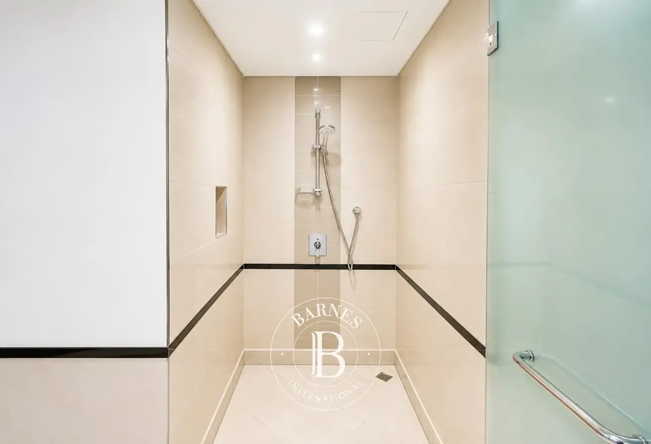 Spacious Unit | Great Views | Vacant