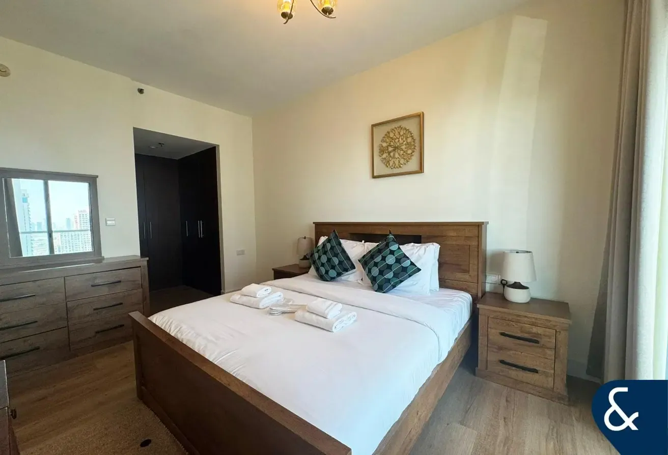 2 Bed | Large Balcony | Golf + Lake View