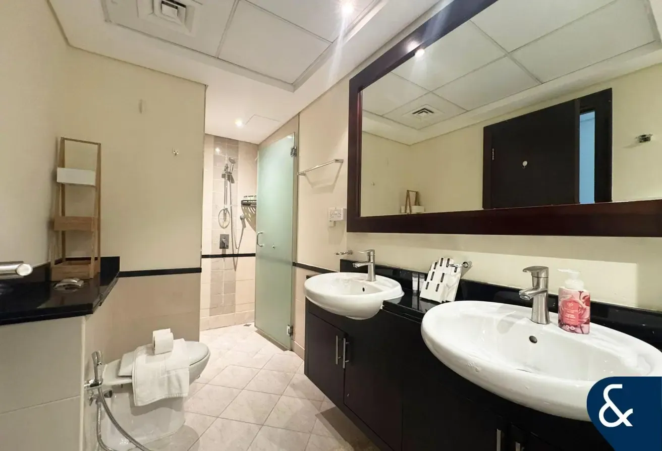 2 Bed | Large Balcony | Golf + Lake View