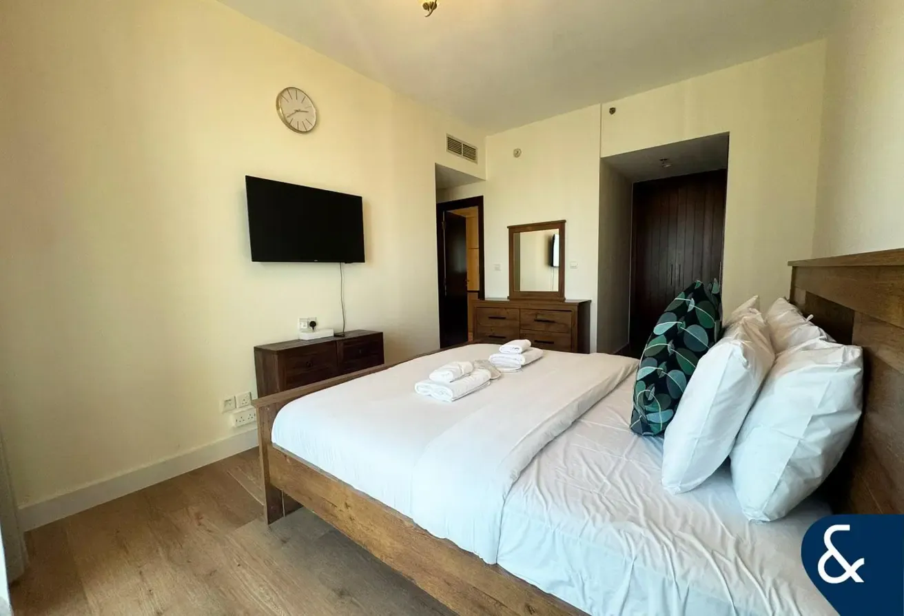 2 Bed | Large Balcony | Golf + Lake View