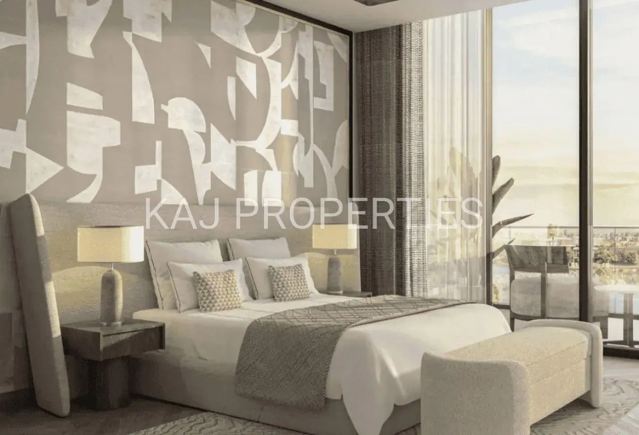 WATERFRONT STUDIO | MARINA & LAGOON VIEWS