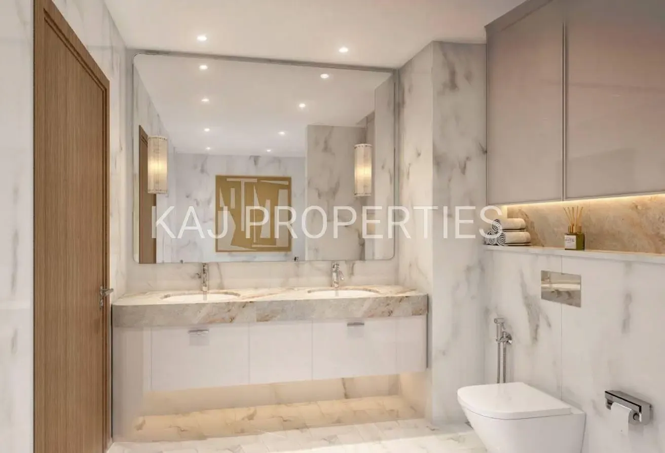 WATERFRONT STUDIO | MARINA & LAGOON VIEWS
