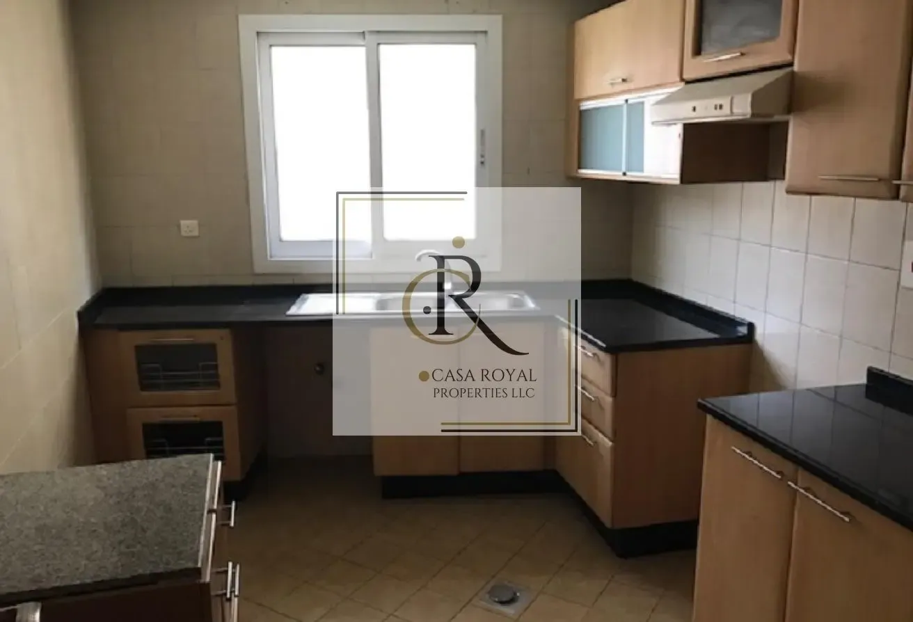 NO AGENCY FEE  2 BHK 3 BALCON OPOSITE TO METRO STA