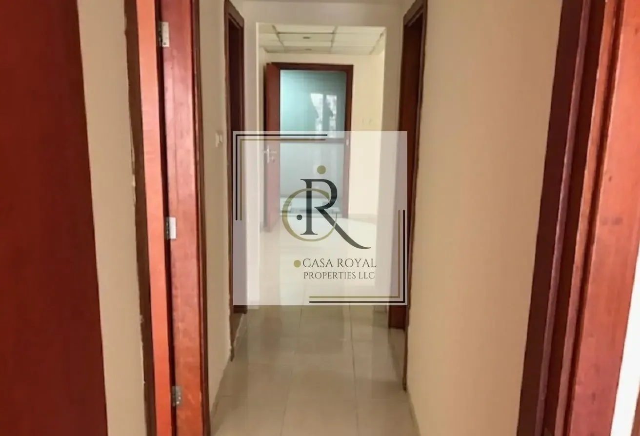 NO AGENCY FEE  2 BHK 3 BALCON OPOSITE TO METRO STA