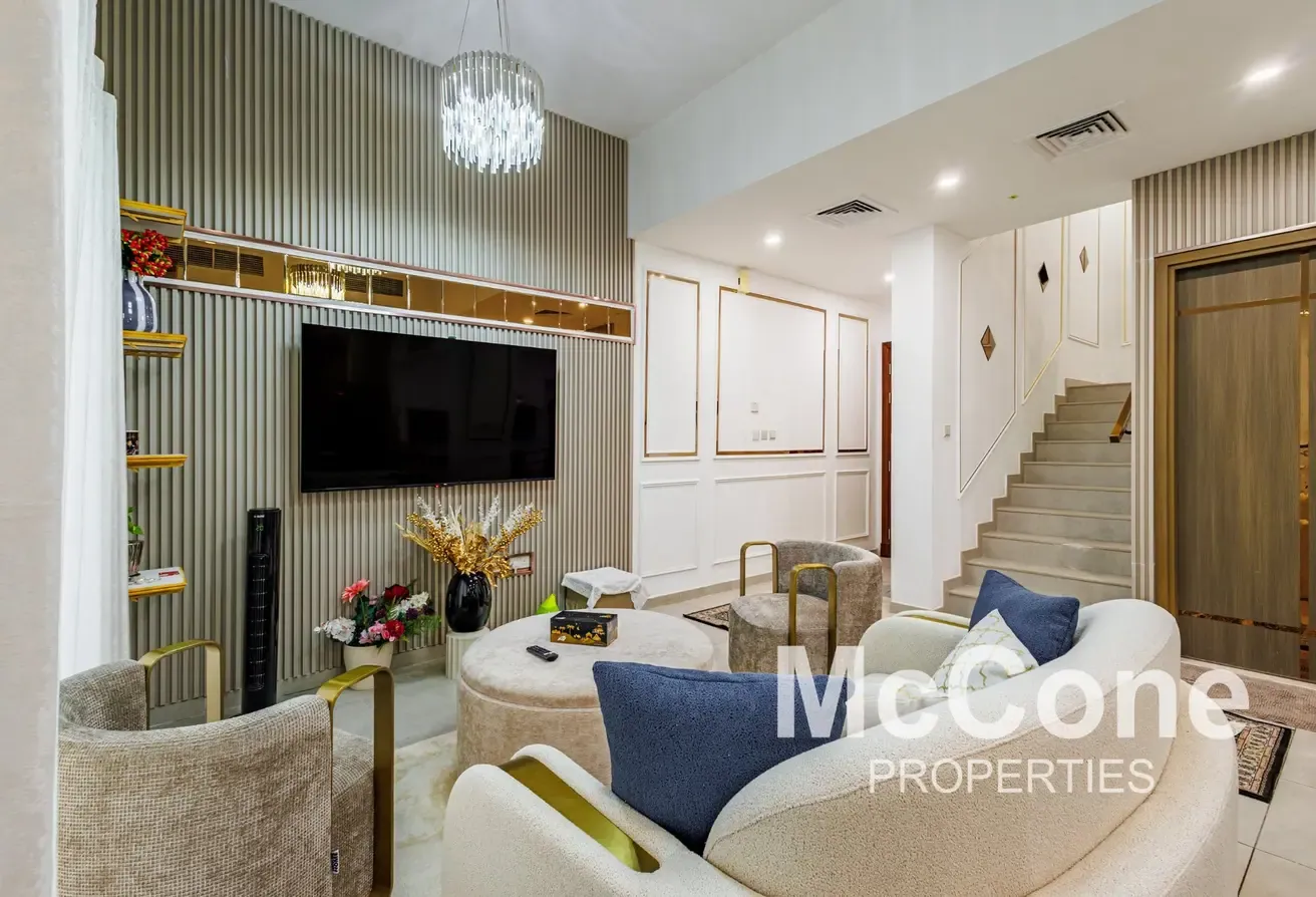 Contemporary | Bright | Spacious