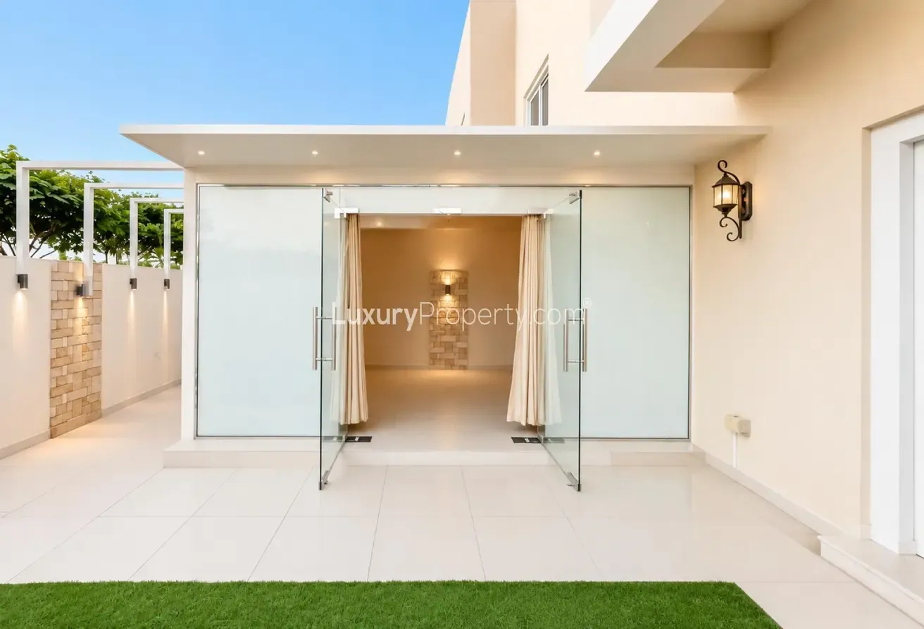 Upgraded Spacious | Single Row | Vastu