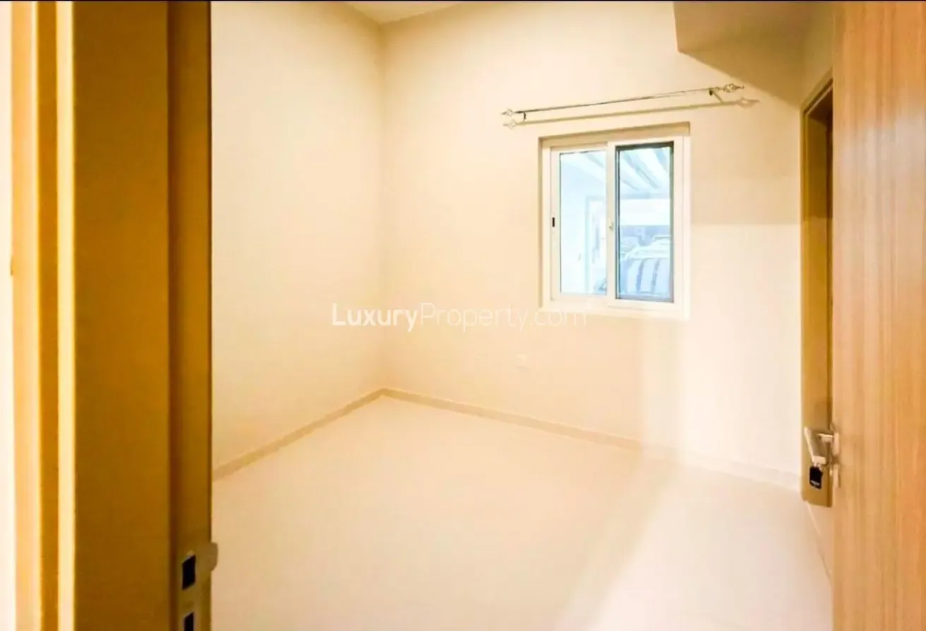 Upgraded Spacious | Single Row | Vastu