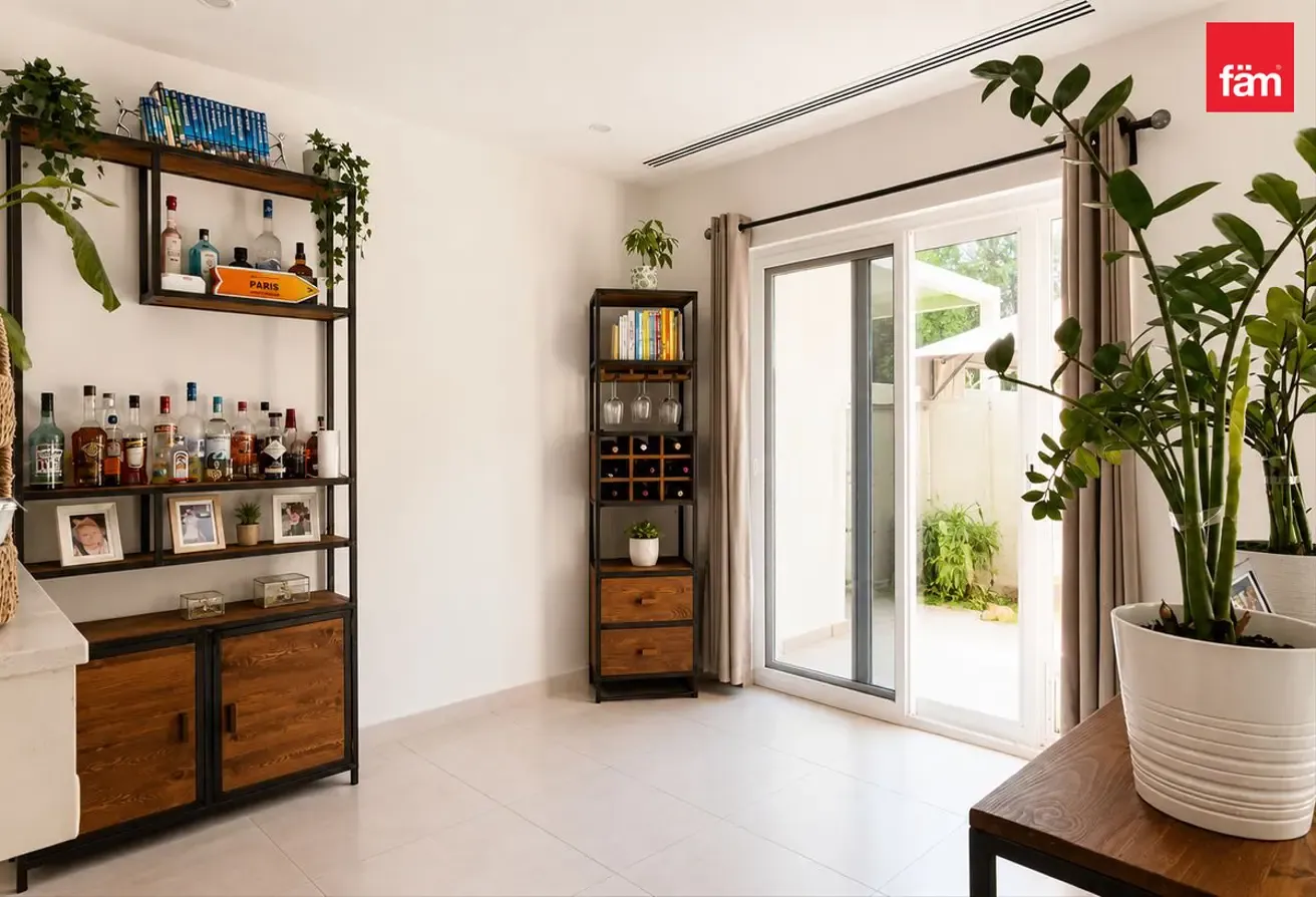 CLOSE TO POOL & AMINITES  WELL MAINTAINED