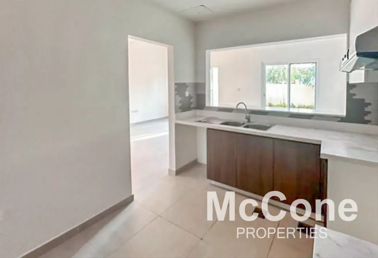 Single Row | Landscaped | Upgraded | Park Backing