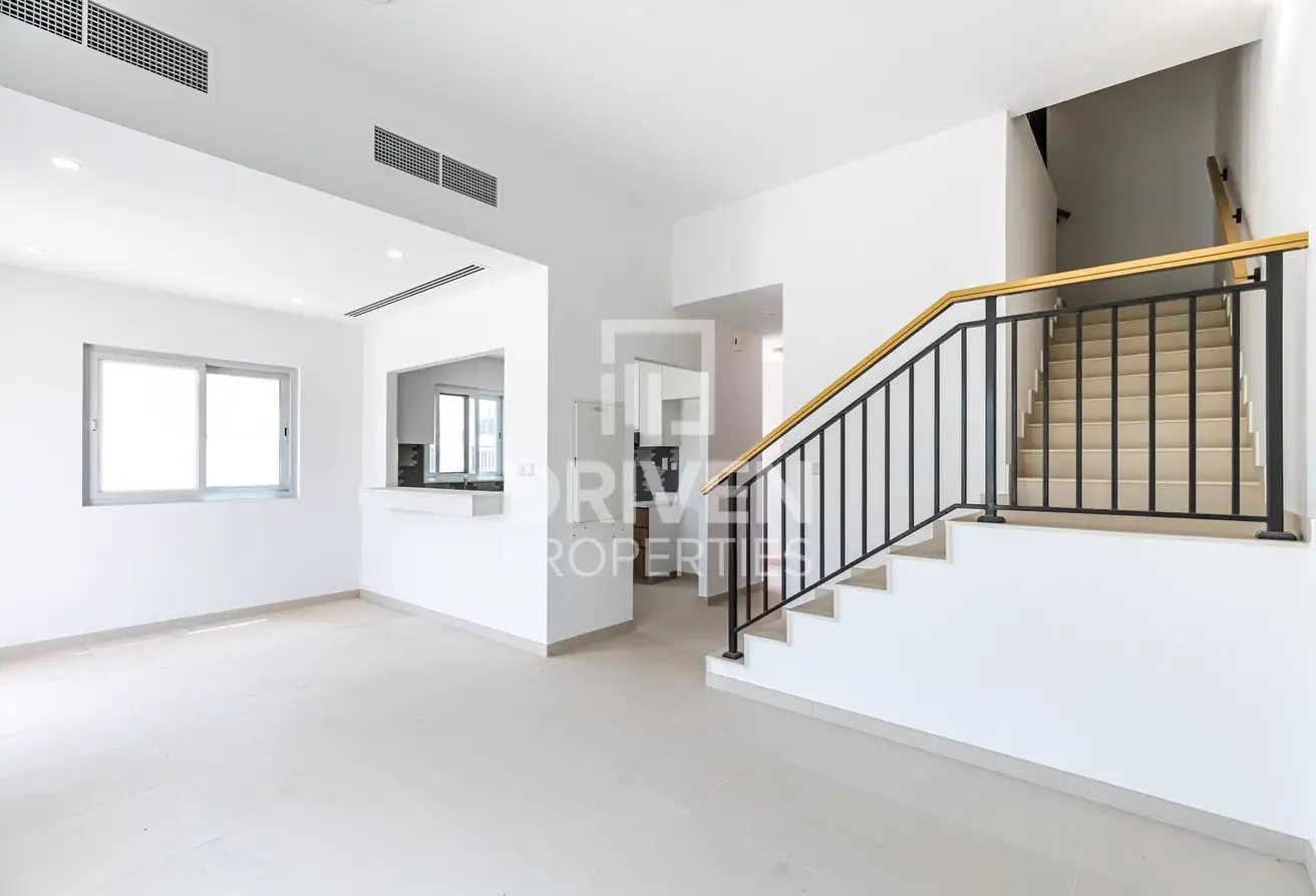 Largest Layout | Corner Unit | Like Brand New