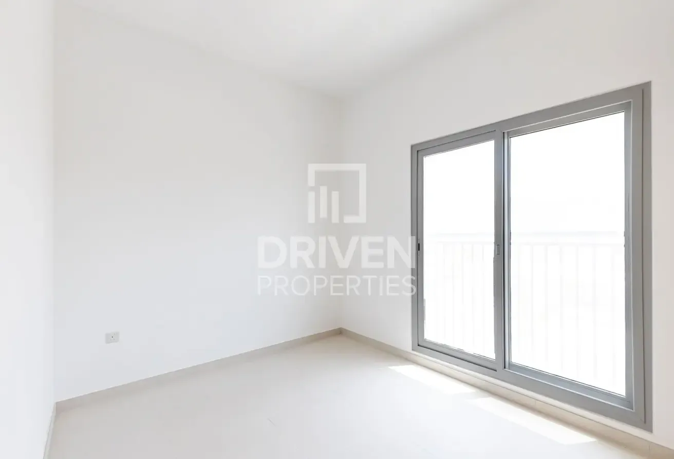 Largest Layout | Corner Unit | Like Brand New