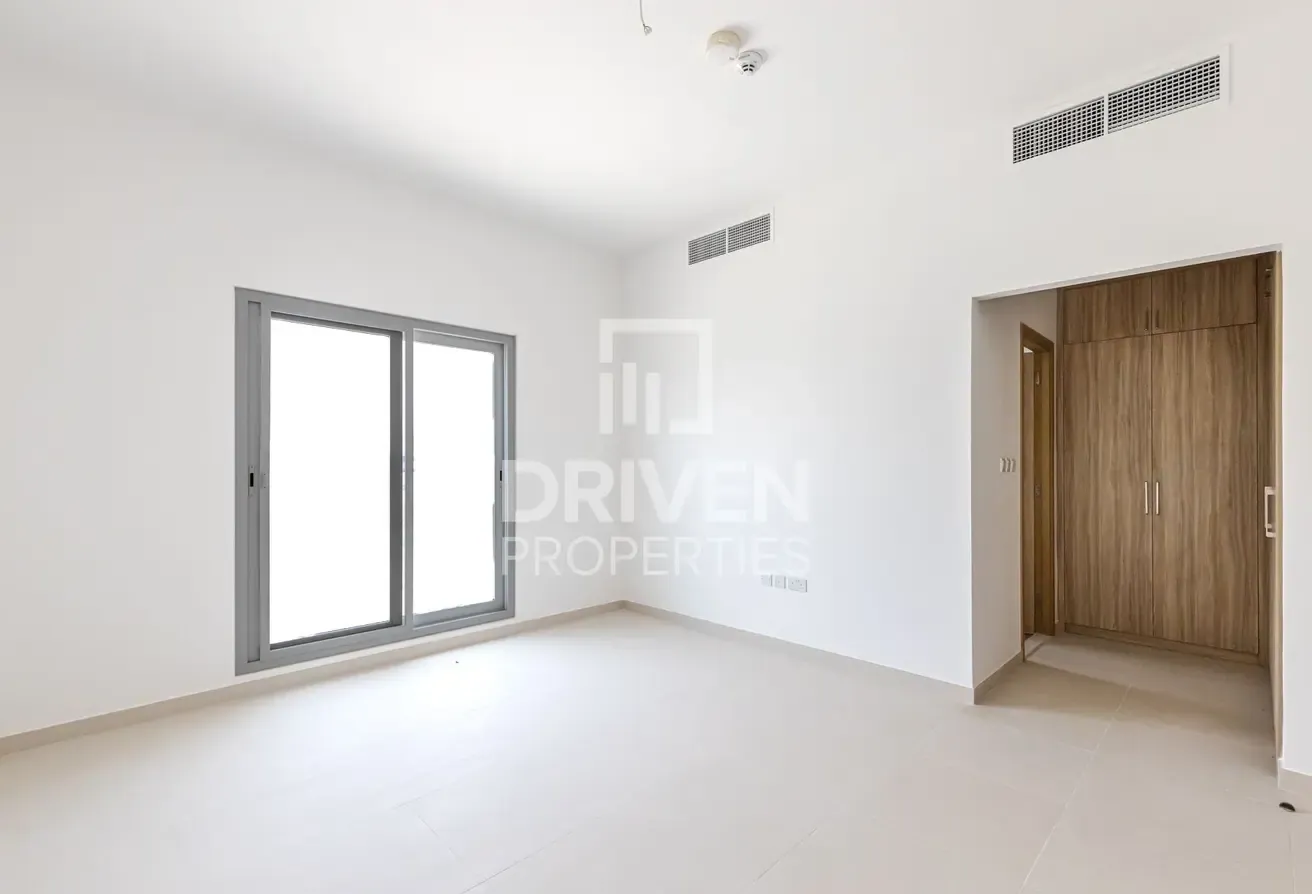 Largest Layout | Corner Unit | Like Brand New