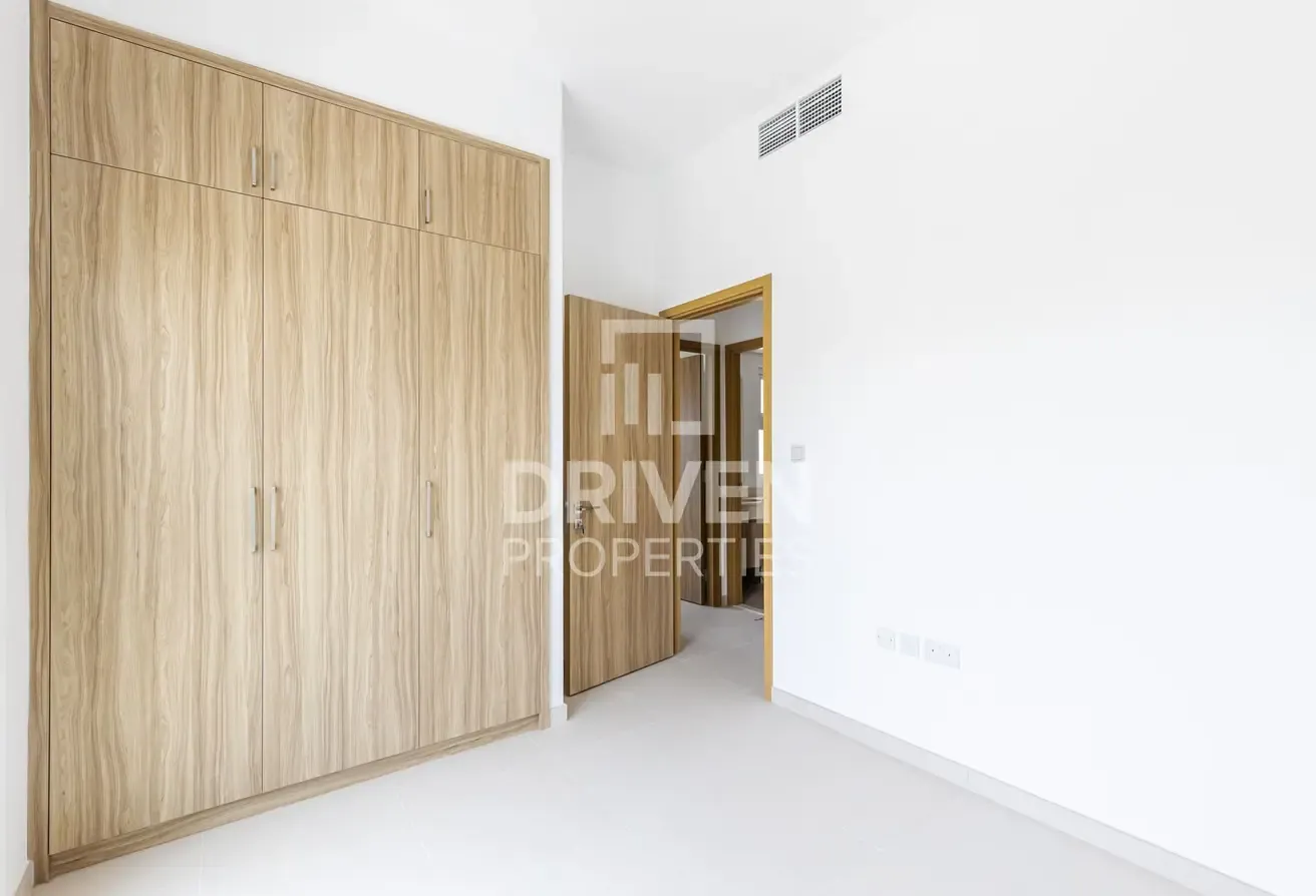 Largest Layout | Corner Unit | Like Brand New