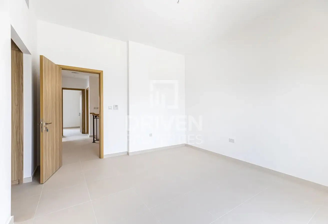 Largest Layout | Corner Unit | Like Brand New