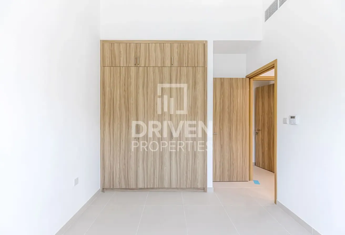 Largest Layout | Corner Unit | Like Brand New