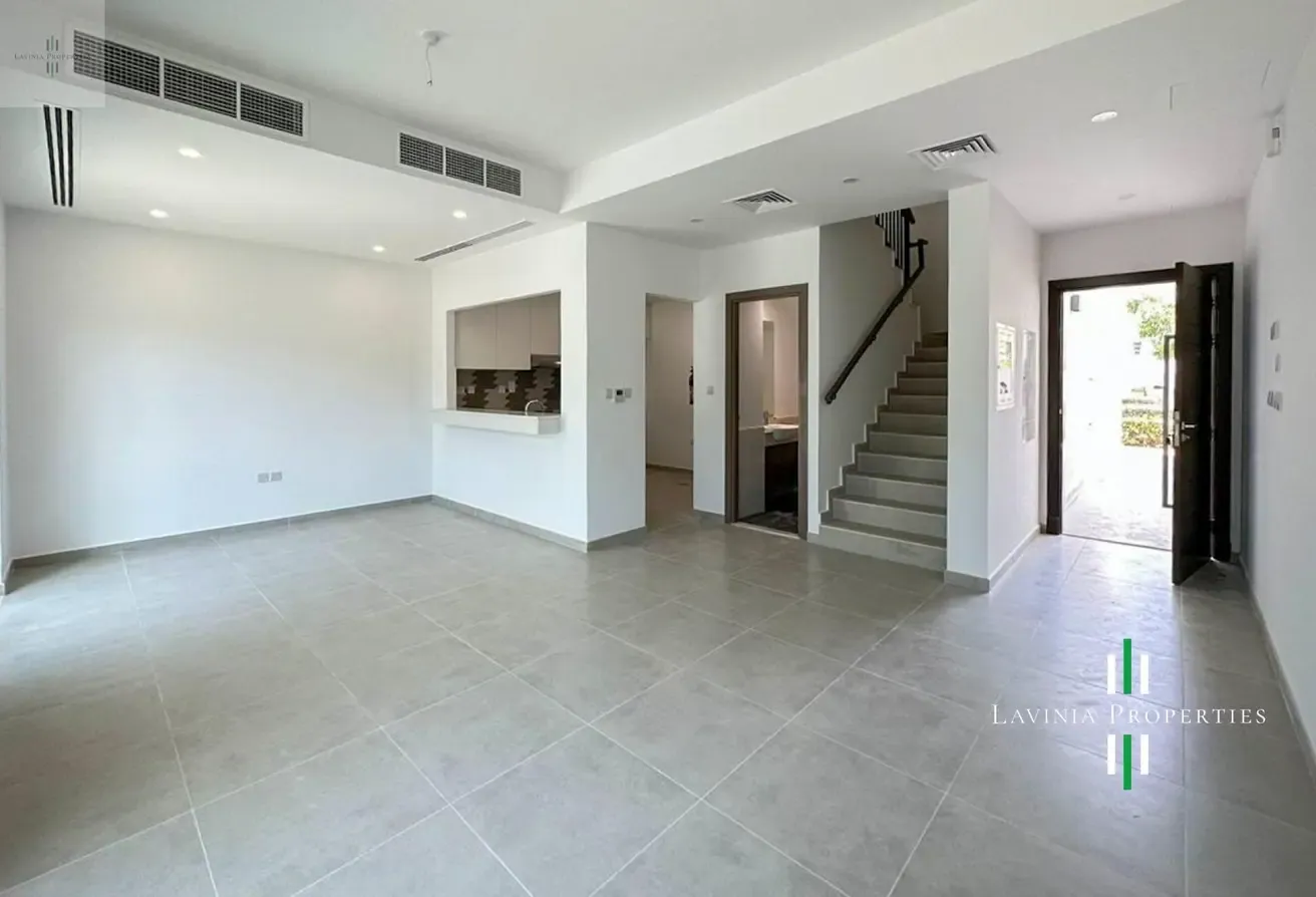 VACANT| SEMI-CLOSED KITCHEN|BIGGER PLOT|SINGLE ROW