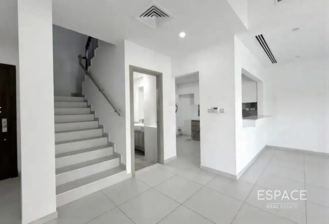 Exclusive | Great Location | Stunning