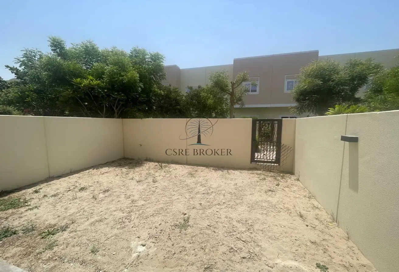 Amazing Location Walking to Pool Vacant