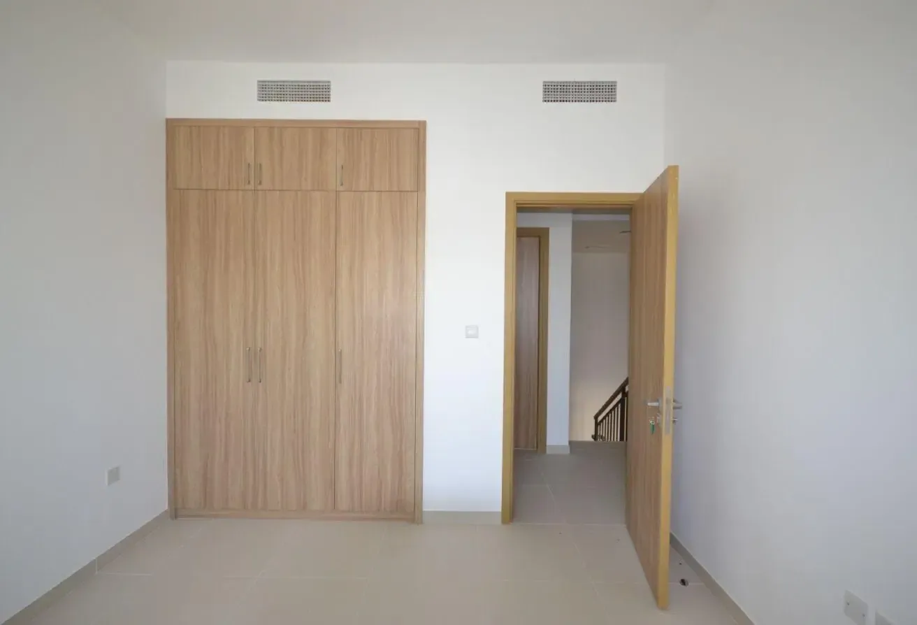 Single Row - 1980 Sq Ft BUA - 3 BRH + M Townhouse
