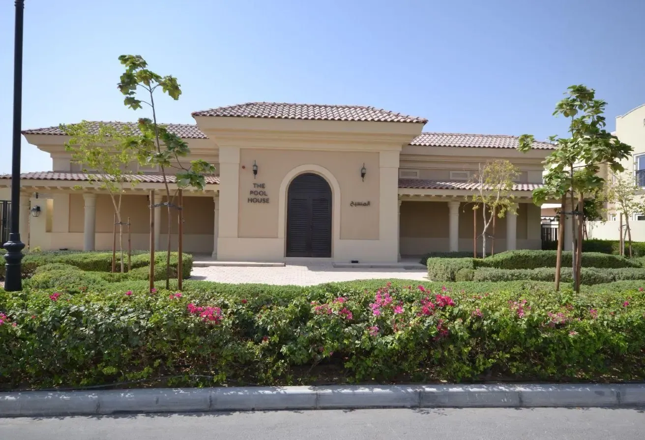Single Row - 1980 Sq Ft BUA - 3 BRH + M Townhouse