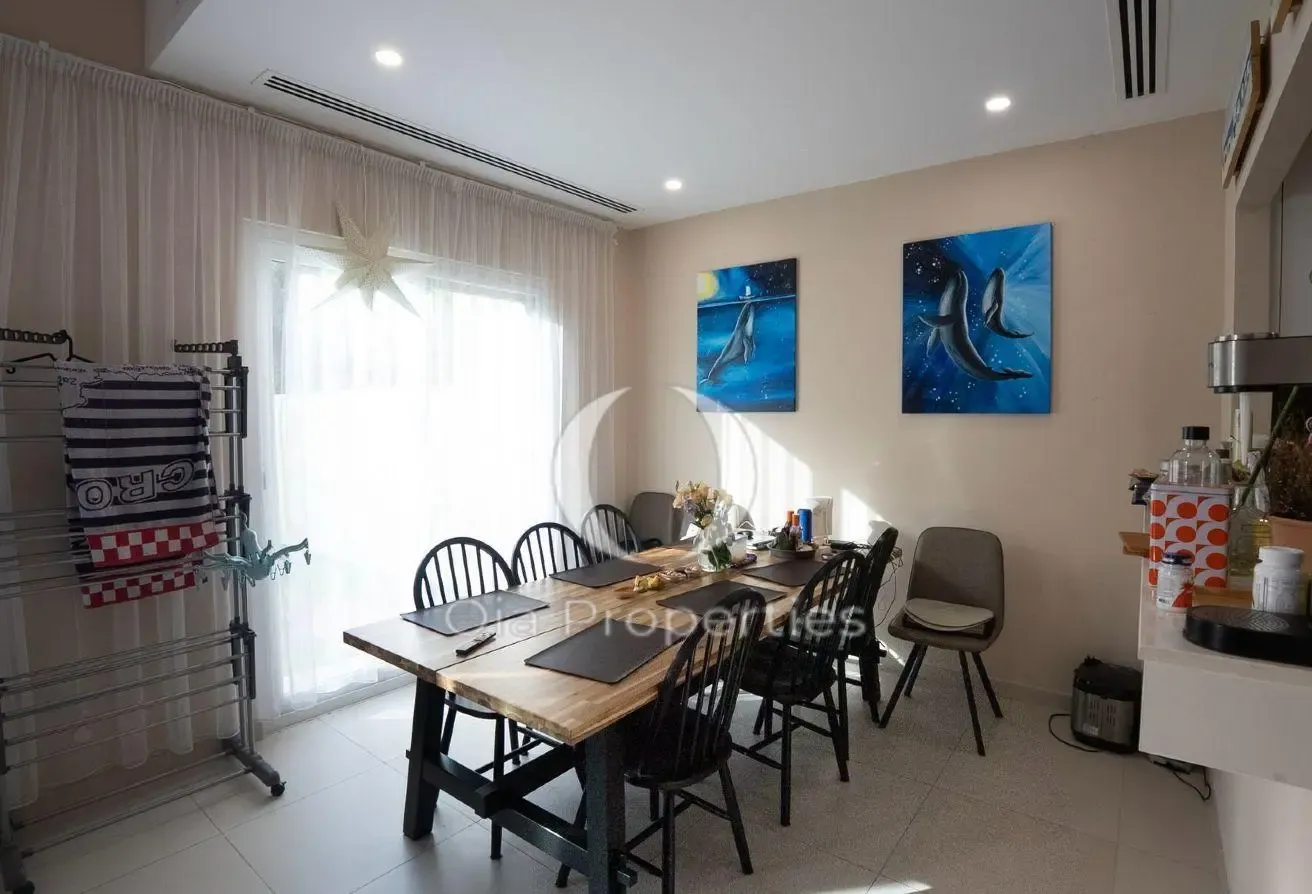 Vacant on Transfer | Upgraded 3BR+Maid |Amaranta 2