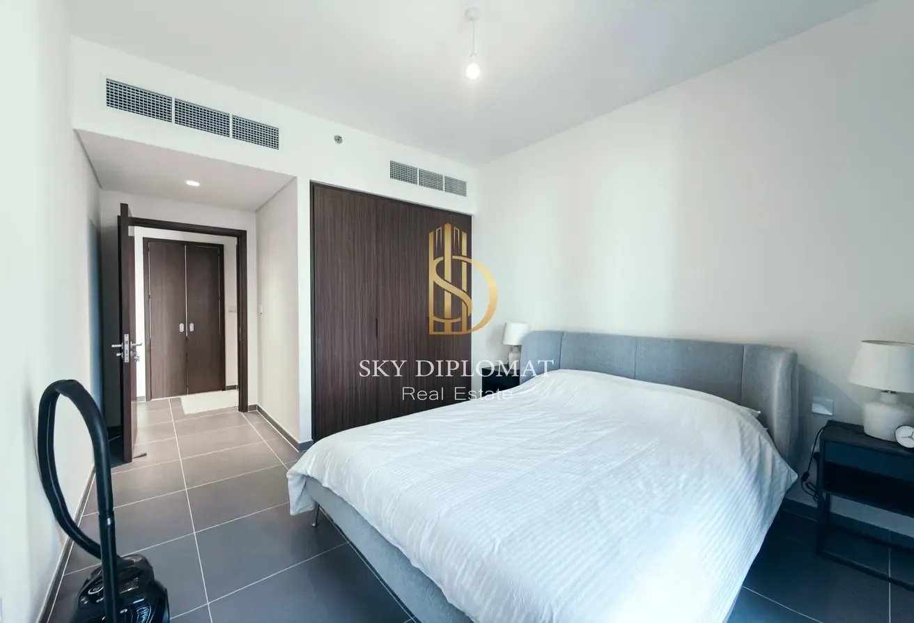 Bright Layout l Creek Views l Furnished