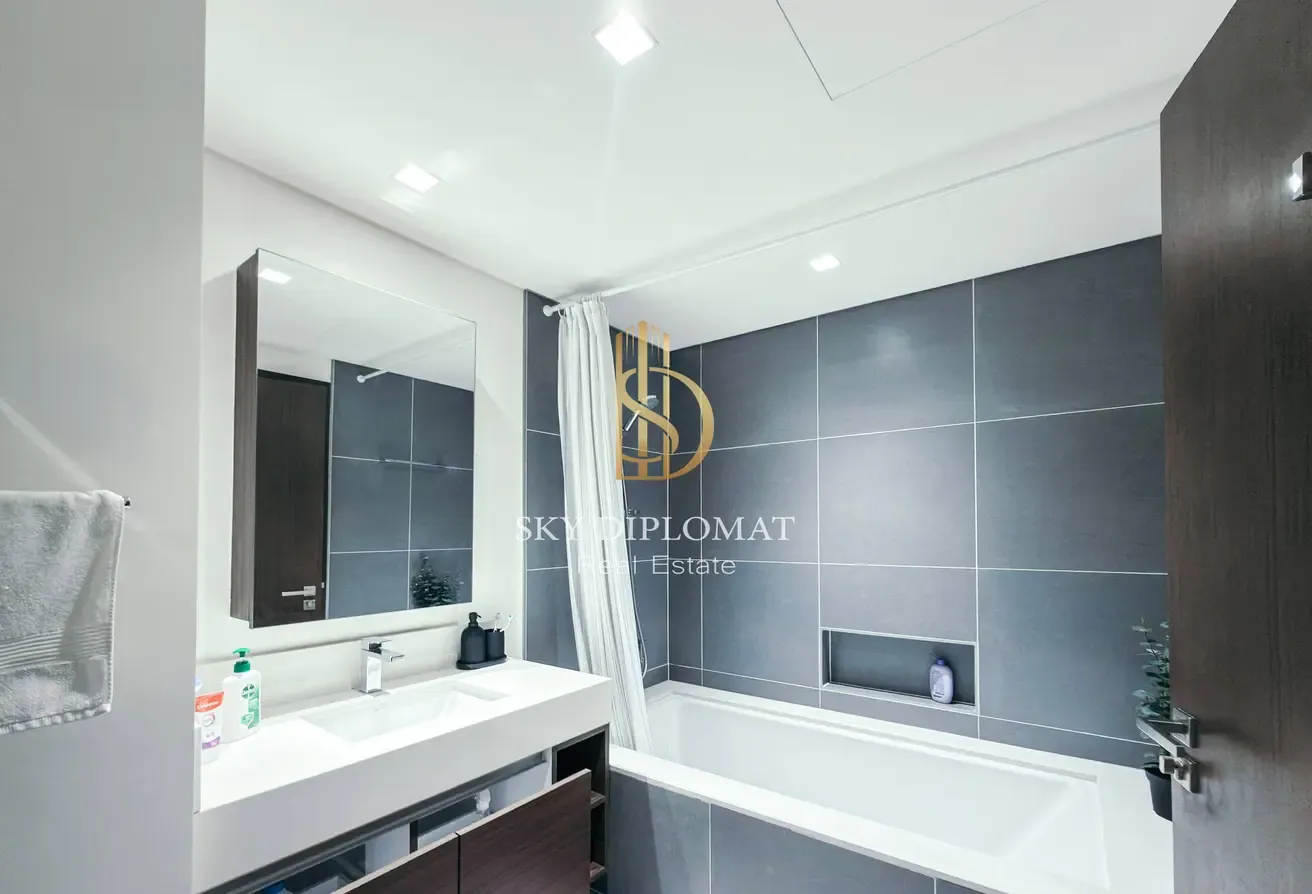 Bright Layout l Creek Views l Furnished