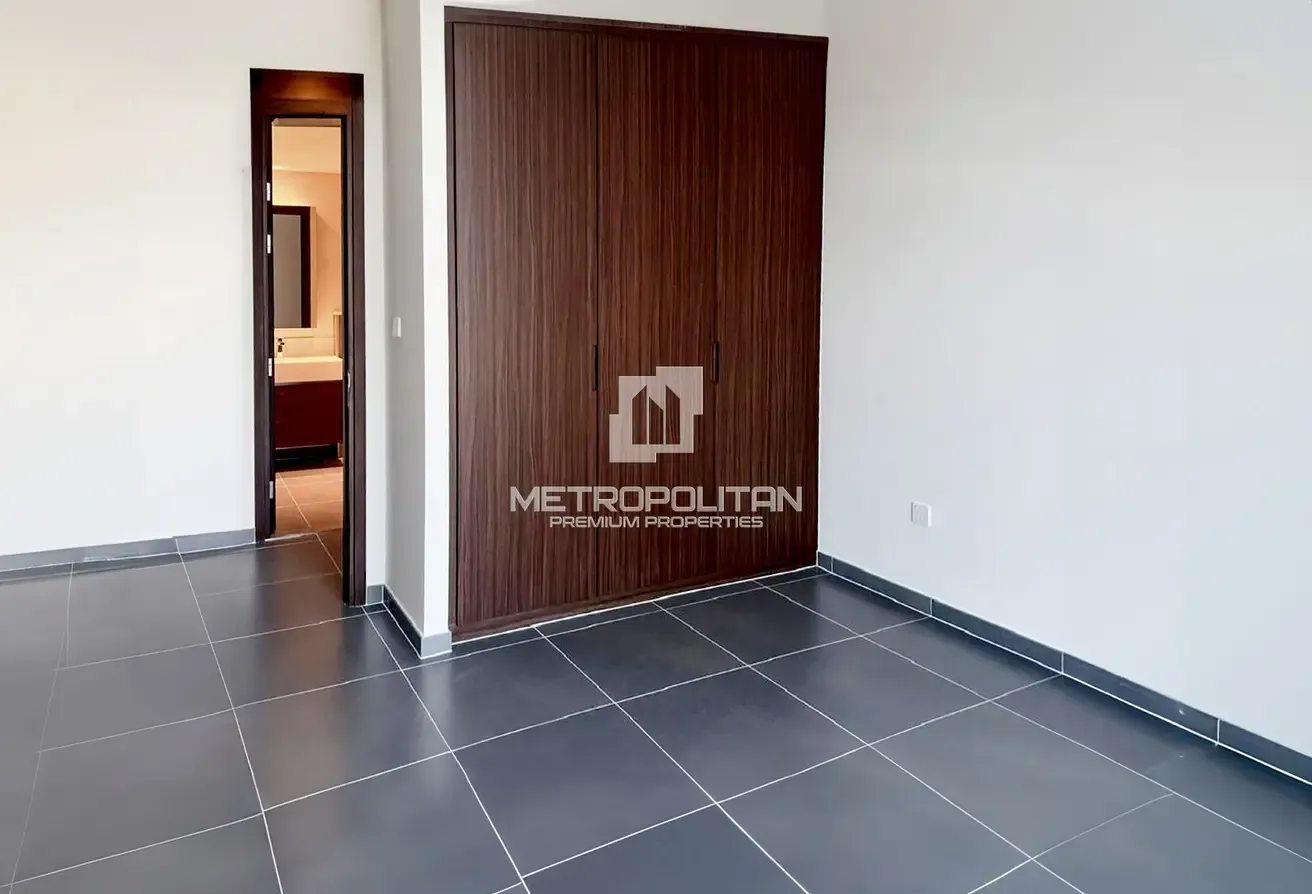 Spacious 1 Bedroom | Excellent Layout | High Floor