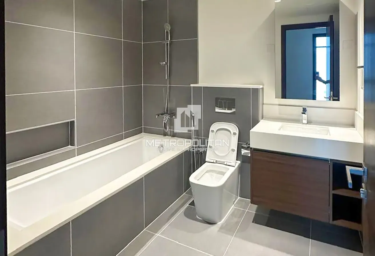 Spacious 1 Bedroom | Excellent Layout | High Floor