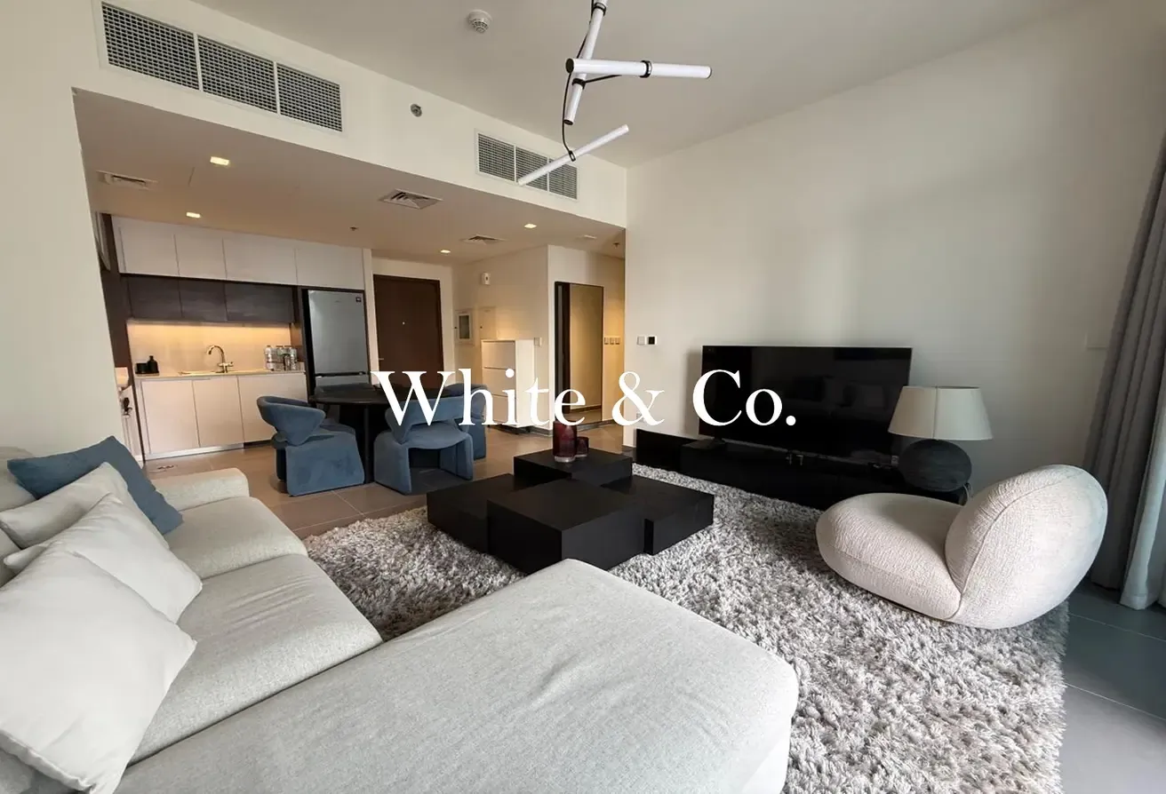 One Bed | Vacant | Negotiable | High Floor