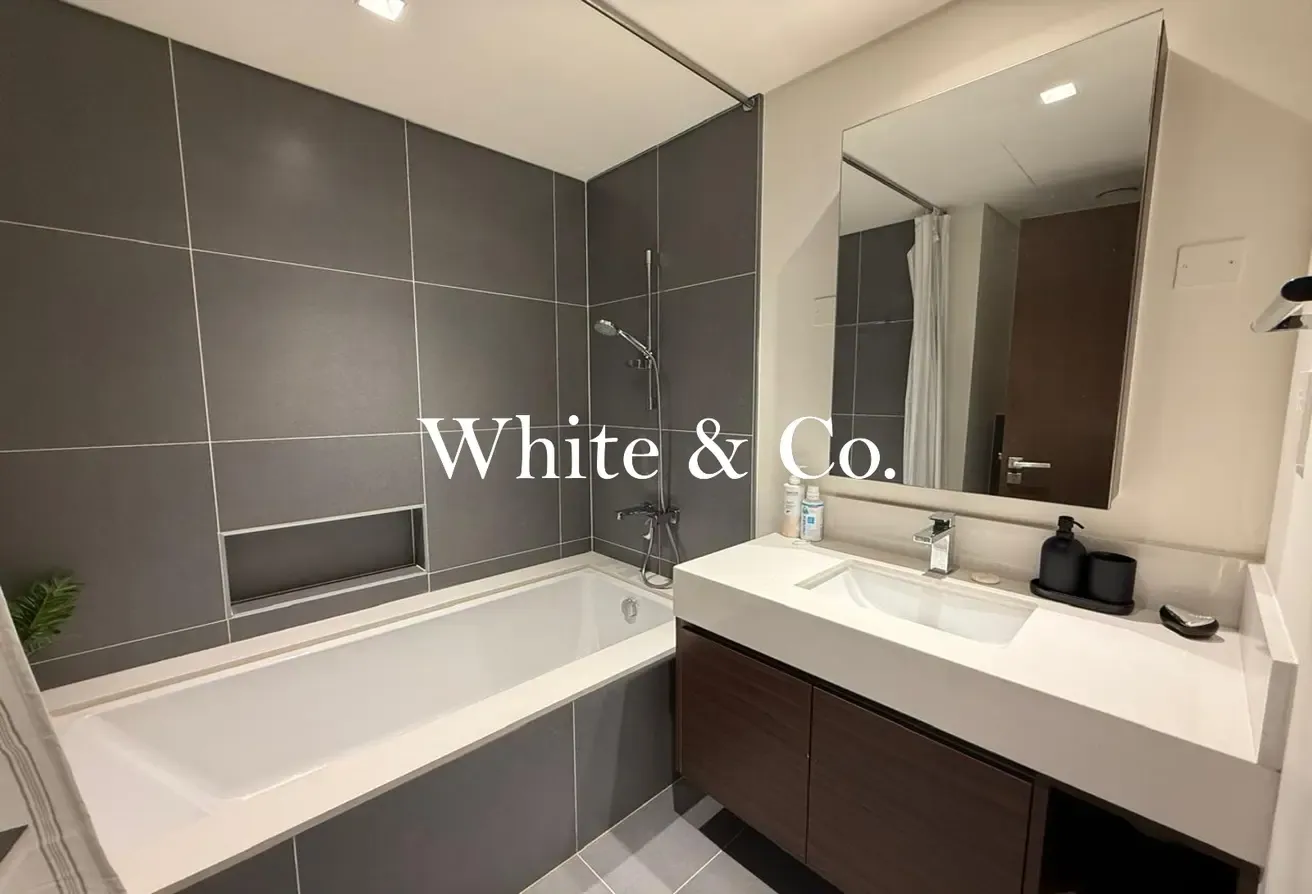 One Bed | Vacant | Negotiable | High Floor
