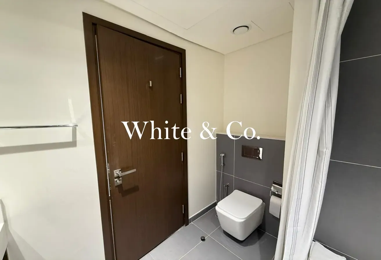 One Bed | Vacant | Negotiable | High Floor
